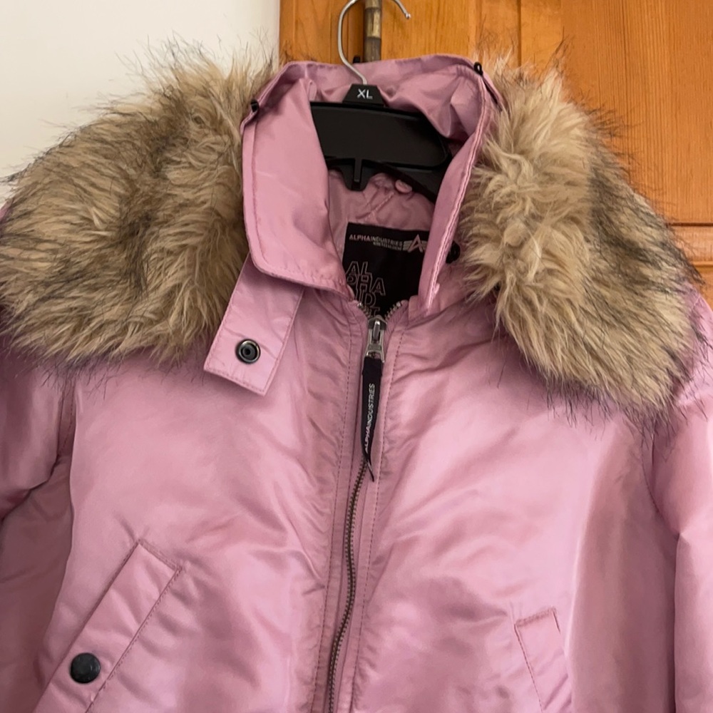 Pink quilted Bomber Jacket w detachable fur collar